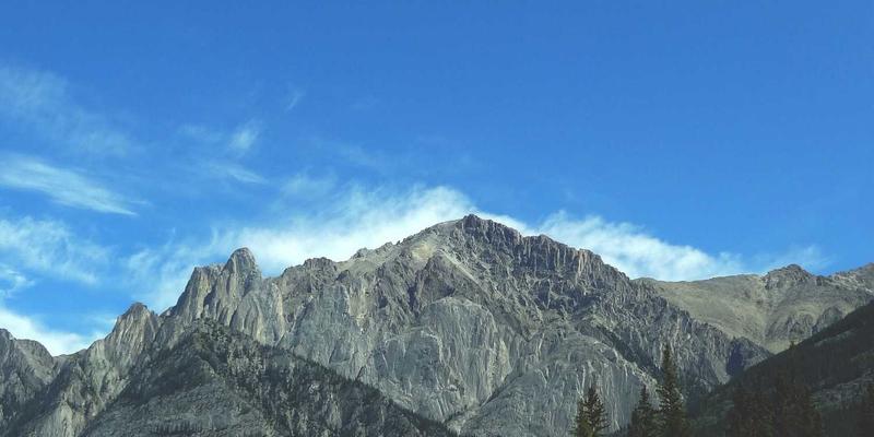 2024游戏风向标：深度评测、行业动态与玩家社区如何重塑游戏体验