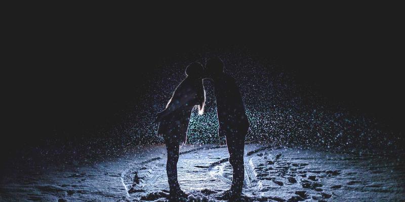 从KAM99到现代电竞赛事：怀旧游戏市场的商业复兴与玩家社区构建